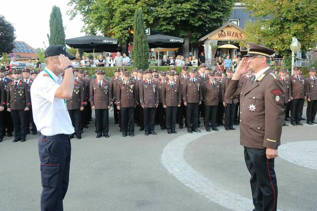 Kommandant Erwin Grangl (r.) begrüßte seine Mitstreiter in Kobenz. | Foto: FF/Zeiler