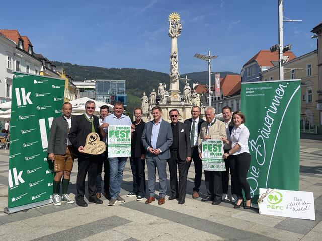 Am 24. September trifft das Land wieder auf die Stadt: Organisator Andreas Steinegger (2.v.l.) und seine Unterstützerinnen und Unterstützer laden zum Stadt-Land Fest in die Leobener Innenstadt.  | Foto: RegionalMedien Steiermark
