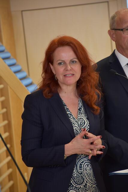 Bildungslandesrätin Cornelia Hagele legt besonderen Wert darauf, dass es um Kinderbildung und nicht nur -betreuung geht.  | Foto: Haun