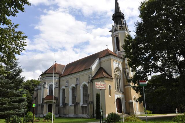 Das Fest der Kreuzerhöhung wird in der St. Emmerichskirche zwischen Inzenhof und Rönök am Sonntag, dem 17. September, um 10.00 Uhr mit Bischof János Székely und Bischof Ägidius Zsifkovics gefeiert. | Foto: Martin Wurglits