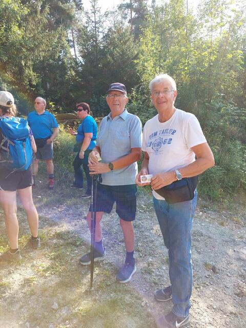 Topfit und wanderbereit: Alt-Bgm. Sepp Vantsch (li.) und Ex-Vizebgm. Reinhard Schretter. | Foto: privat