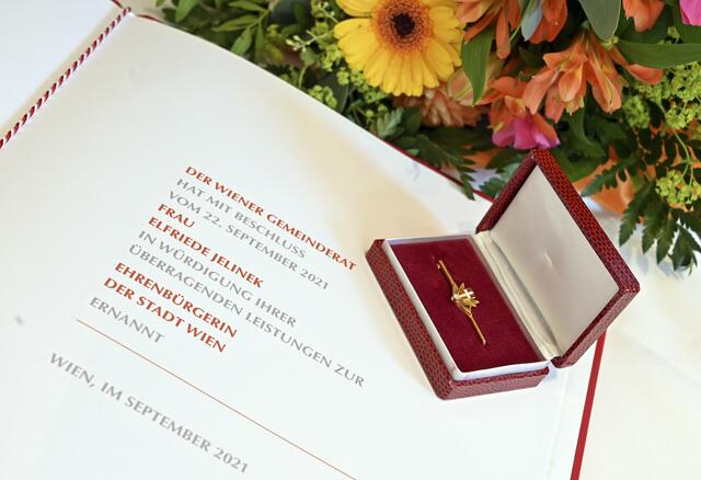 Es ist eine besondere Ehre für Jelinek. | Foto: PID/Jobst