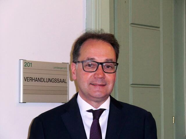 Privatbeteiligtenvertreter Andreas Chocholka erwirkte für das Amstettener Opfer 30.000 Euro Schadenersatz.  | Foto: Ilse Probst