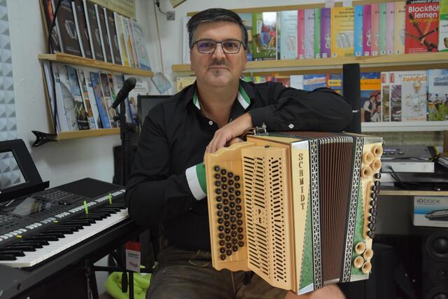 Eduard Pablé ist zertifizierter Harmonikalehrer und bietet Unterricht – Vorkenntnisse sind nicht notwendig. | Foto: Privat