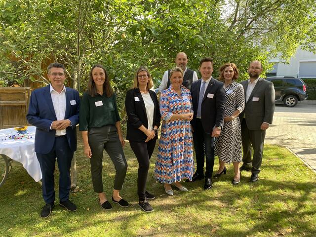 Der werkRaum Tulln wurde eröffnet, mit dabei: Bürgermeister Peter Eisenschenk, Bereichsleiterin Ulrike Höhne, Leiterin des werkRaum Tulln Iris Marchart, Landesrätin Susanne Rosenkranz, Landtagsabgeordneter Bernhard Heinreichsberger, Geschäftsführerin PSZ gGmbH Marlene Mayrhofer | Foto: Claudia Raidl