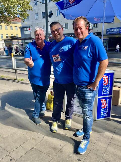 Ehemaliger Bezirksvorsteher Paul Stadler, Jürgen Billek und Landtagsabgeordneter Wolfgang Kieslich.  | Foto: FPÖ Simmering