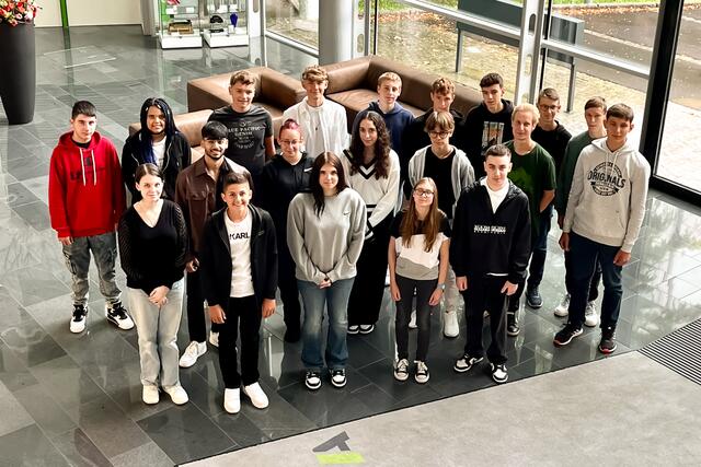 Mit den neuen Lehrlingen, die im September ihre Ausbildung gestartet haben, hat sich die Zahl der Auszubildenden bei Keba seit 2020 verdoppelt. | Foto: KEBA