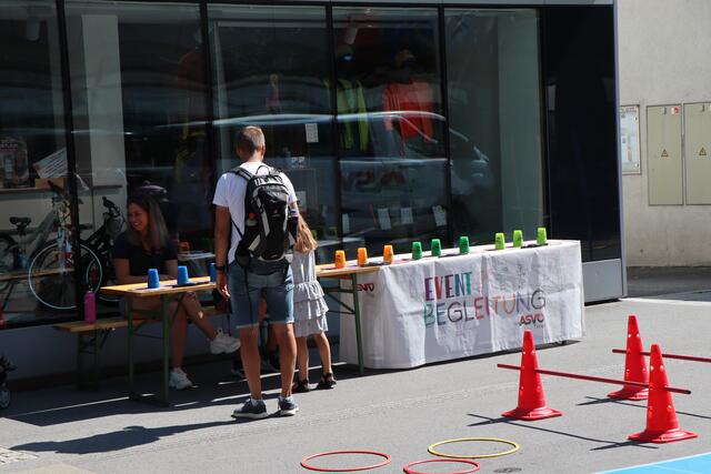 Ein Parkour sorgte für viel Geschick und Aufmerksamkeit um der oder die schnellste zu sein. | Foto: Celina Leitner
