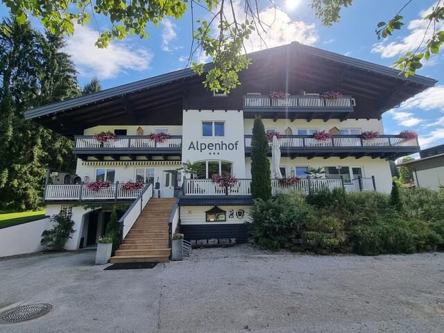 Das Hotel Alpenhof hat seit Ende August den dritten Stern. | Foto: Alpenhof