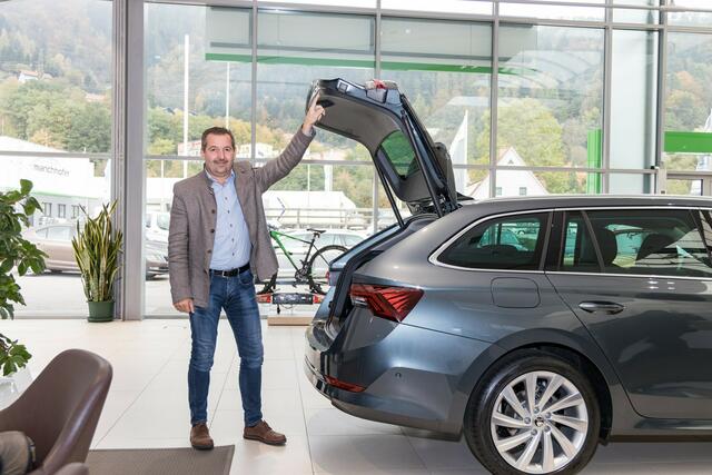 Das Auto ist schon vollgepackt: Thomas Marichhofer als Organisator der Brucker Autoschau ist für den Start am 22. September gerüstet. | Foto: Martin Meieregger