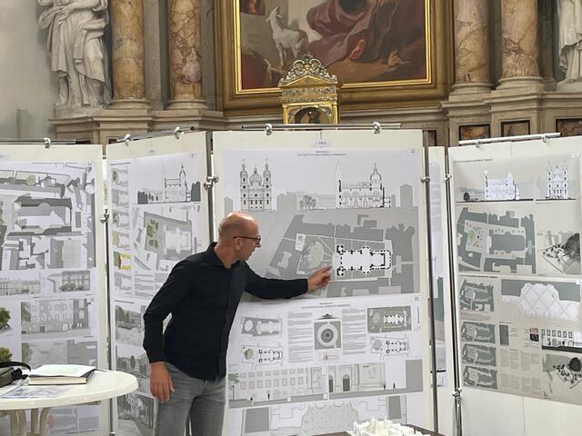 Wolfgang Andexlinger, Amtsvorstand Stadtplanung, beschreibt die Details. | Foto: BezirksBlätter