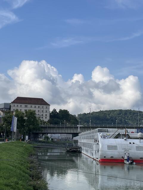 Noch heuer soll der Testbetrieb für die sieben neuen Landstromanlagen in Linz starten. | Foto: BRS/Gschwandtner