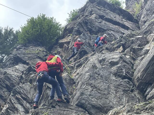 Bergung aus luftiger Höhe im Alpinpark Steinmühle. | Foto: Verderber
