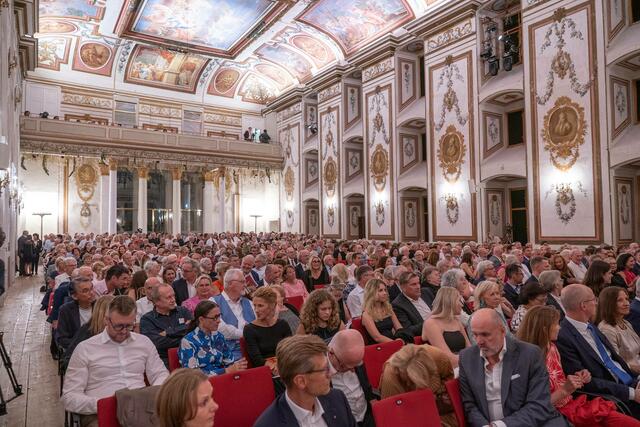 Zahlreiche Gäste aus Wirtschaft und Politik kamen zur Eröffnung vom Herbstgold-Festival. | Foto: Andreas Tischler / Esterhazy