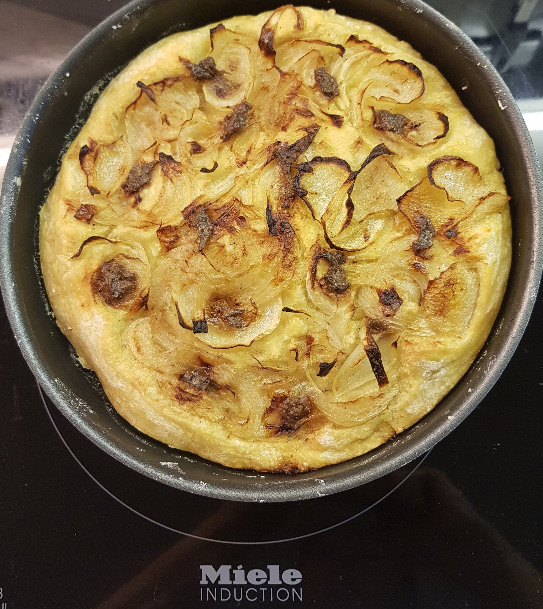 Rezept: Rezept Zwiebelkuchen mit nachgereichten Oliven - Favoriten Rezept: Rezept Zwiebelkuchen mit nachgereichten Oliven - Favoriten