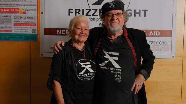 Lebensgefährtin Christine Jarosch mit Organisator Frizzey Greif.