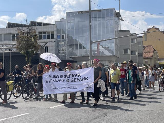 Omas gegen Rechts Steiermark: "Klima in Gefahr – Demokratie in Gefahr" | Foto: RegionalMedienSteiermark