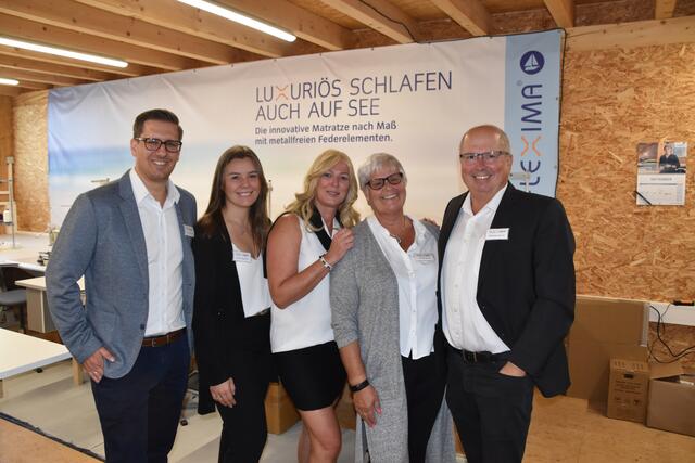 GF Alfred Kinz, Mariia Nepokryta, Prokuristin Ursula Maier, Cornelia Bretis und GF Wilhelm Bretis (von links)