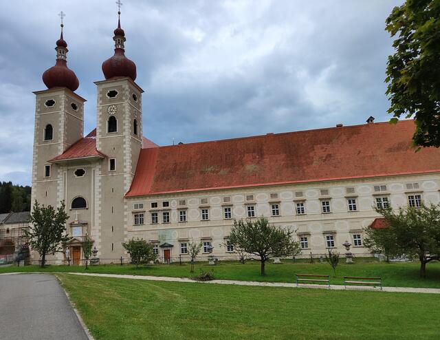 Das Stift und die Stiftskirche... | Foto: I.Wozonig