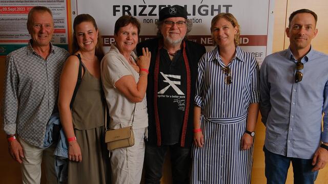 Bernhard, Vanessa, Monika Wachter (links) Bürgermeisterin aus Pfunds Melanie Zerlauth mit Martin (rechts).