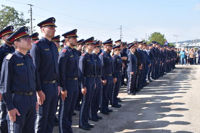 Der Tag der Polizei wurde bereits um 08:30 Uhr mit einem ökumenischen Gottesdienst im Eisenstädter Dom eröffnet.

  | Foto: Stefan Schneider
