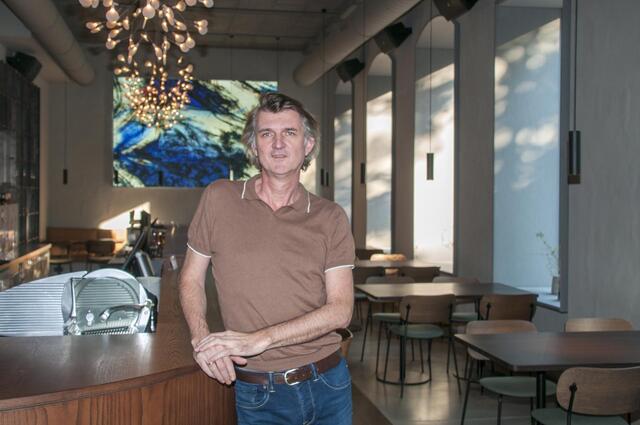 Jürgen Sattler hat "Die Sattlerei" vor rund zwei Jahren in der Heinestraße eröffnet.  | Foto: Wolfgang Unger