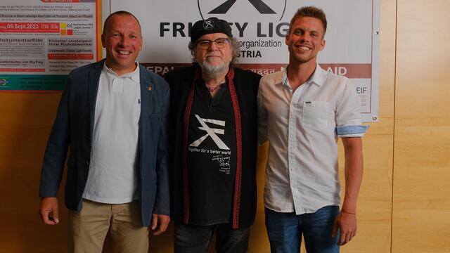 Helmut Dollnig mit Lukas Pregenzer.
