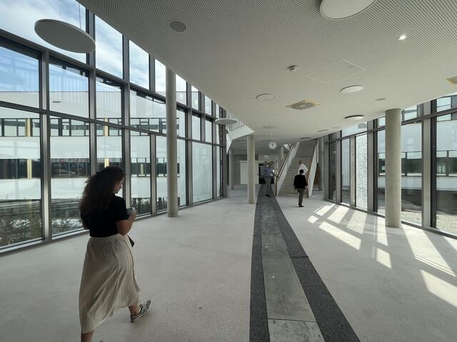 Viel Tageslicht soll eine angenehme Atmosphäre in den Räumlichkeiten schaffen. | Foto: Adela Danciu