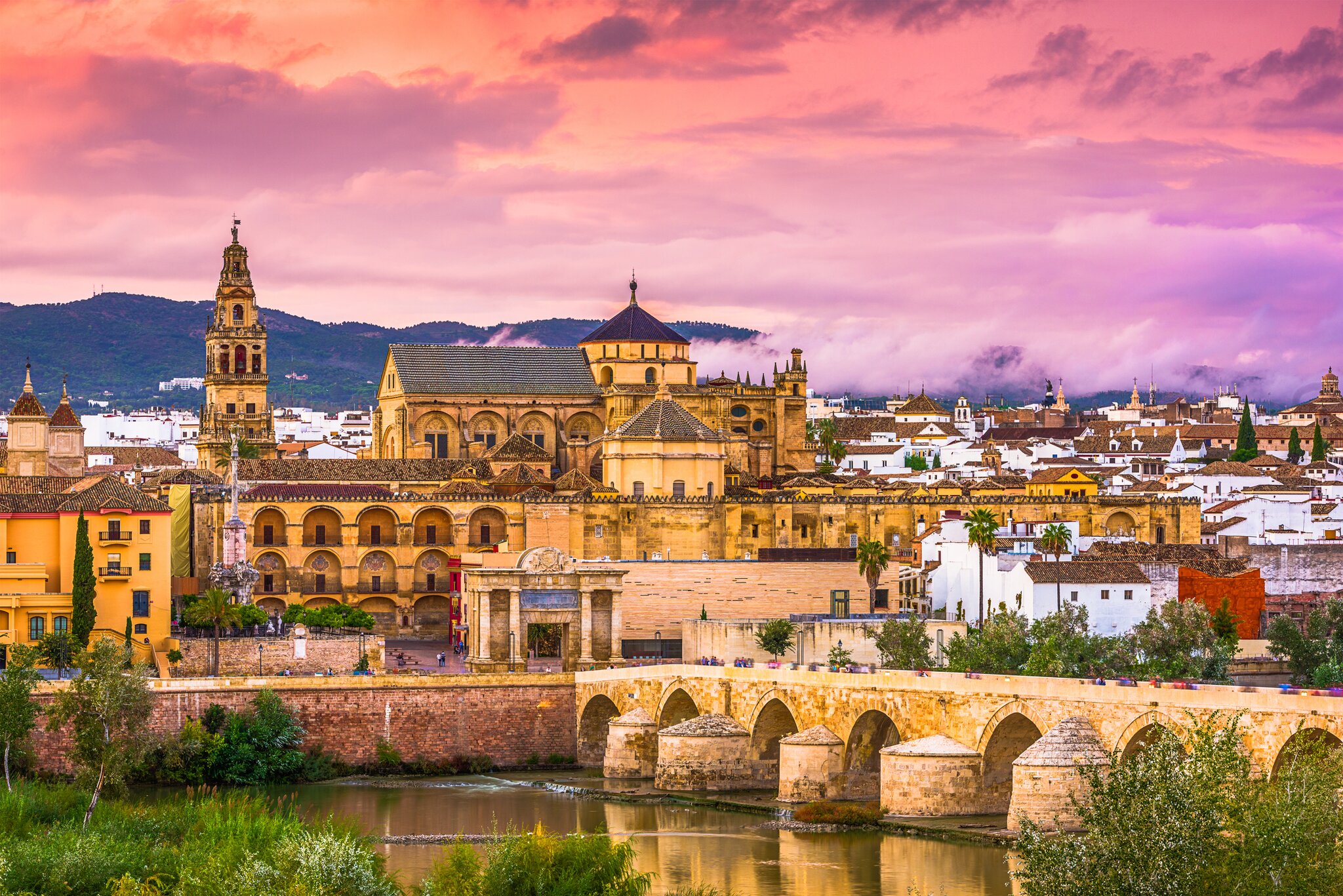 -Anzeige-Bereisen-Sie-die-Highlights-an-der-Su-dku-ste-Spaniens