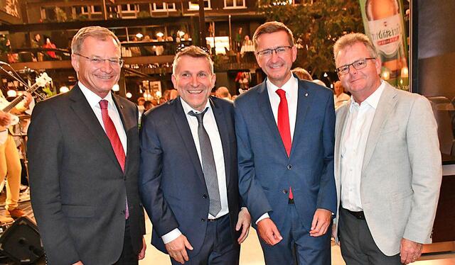 Von links: Landeshauptmann Thomas Stelzer, Investor Dietmar Hehenberger, Landesrat Markus Achleitner und Investor Wolfgang Hochreiter.
