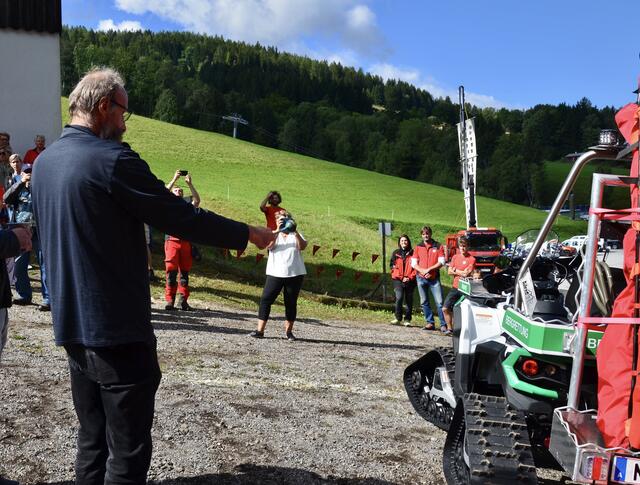 Segnung des neuen Einsatzfahrzeuges ATV | Foto: Elisabeth Peinsipp 