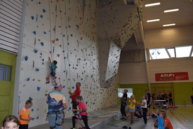 Sport verbindet: Beim ASVÖ Familientag konnte man jede Menge Stationen verschiedenster Vereine ausprobieren. | Foto: Selina Duran