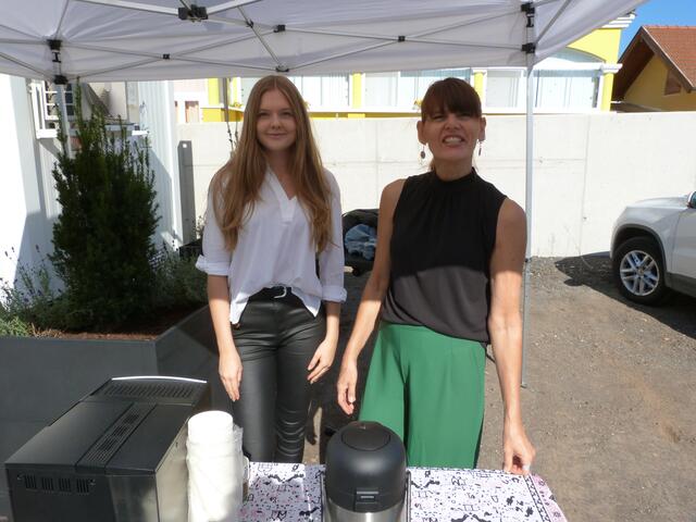 Auch Alina und Marion Scheiber waren vor Ort und boten ihren aromatischen Kaffee "Don Miguel" an. 