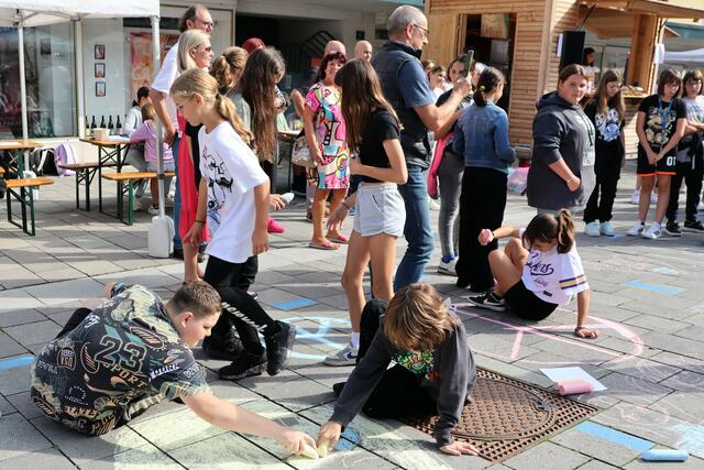 Der Straßenkunst waren keine Grenzen gesetzt | Foto: Gerhard Langmann
