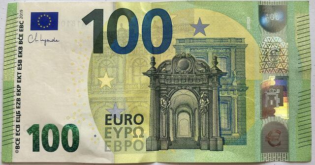 Die 100.- € tun wirklich sehr weh, zumal der junge Herr Inspektor mehrmals beteuerte, "dass es ihm wirklich leid tut, die 100.- € kassieren zu müssen".