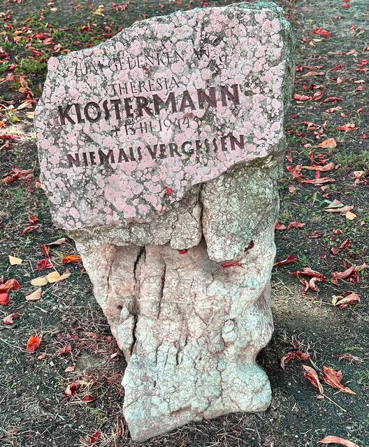 Denkmal am Anton-Heger-Platz | Foto: © Gabriele Czeiner