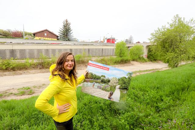 Planungsstadträtin Ulli Sima (SPÖ) präsentiert die Pläne für den neuen Tangentenpark an der Ostbahn in Favoriten. | Foto: PID/Christian Fürthner