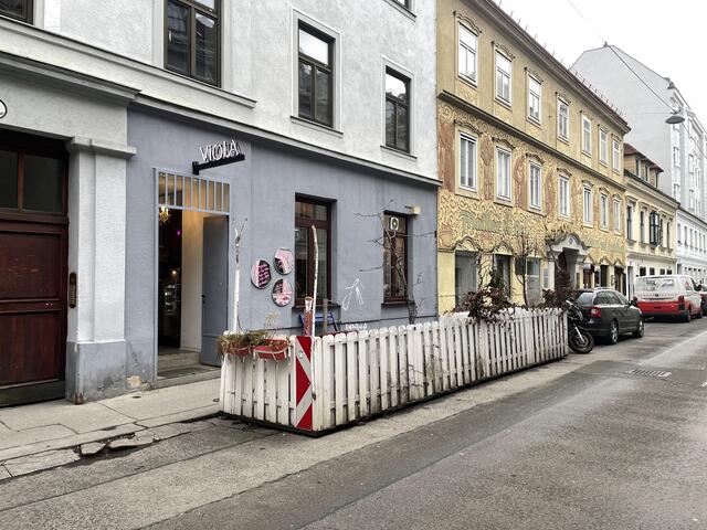 Das Cafe Viola von außen.  | Foto: Miriam Al Kafur