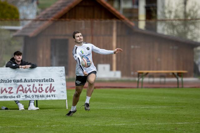 Freistadt-Zuspieler Matthias Aichberger und sein Team schafften in Runde 3 zwei klare 3:0-Heimsiege. | Foto: Erwin Pils