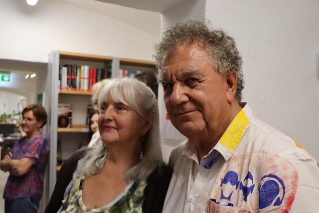 Künstler Engelbert Fink mit seiner Partnerin. | Foto: Celina Leitner