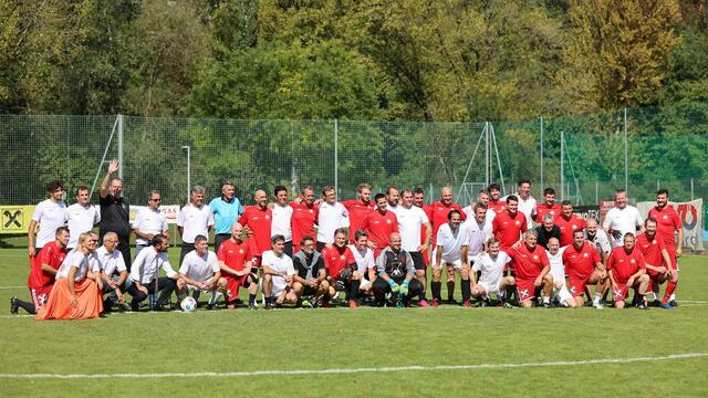 Viele bekannte Namen der Tiroler Fußballfamilie beim Legendenspiel anläßlich 100 Jahre ISK. | Foto: SPG IBK West