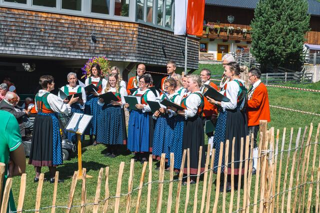 Der "Gemischte Chor Schmirn" war natürlich auch mit dabei | Foto: Pernsteiner
