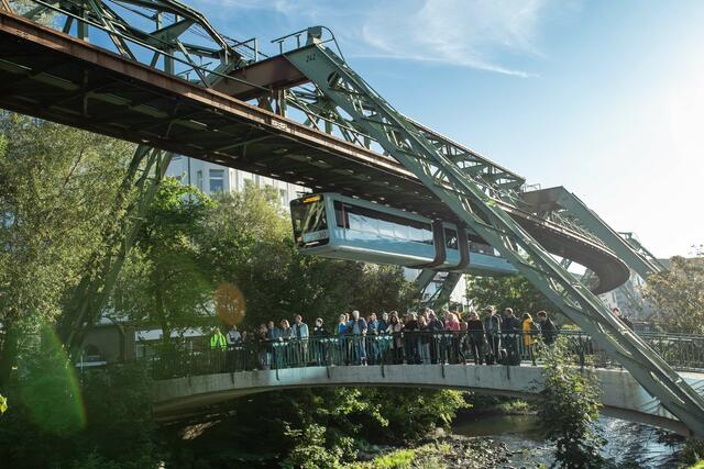 Die Schwebebahn gilt als Wahrzeichen der Stadt Wuppertal.