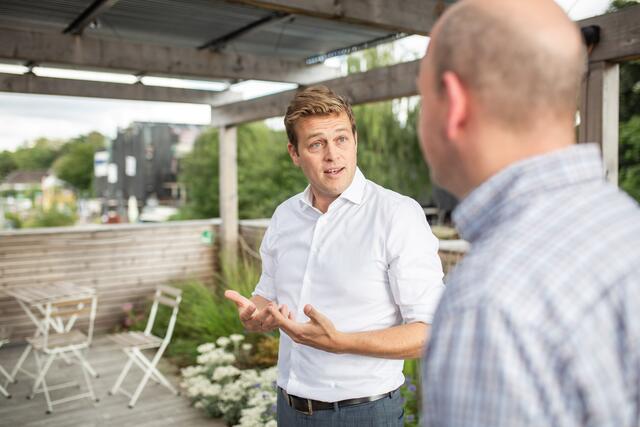 Umwelt- und Klima-Landesrat Stefan Kaineder (Die Grünen) machte sich in Wuppertal ein Bild von verschiedenen Nachhaltigkeitsprojekten.  | Foto: Grüne OÖ/Dedl