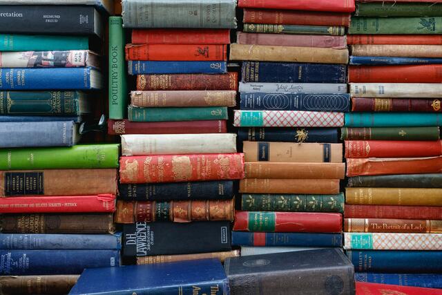 Die Bibliotheken in Margareten und in der Seestadt können ab jetzt bis 22 Uhr besucht werden. Dieses System der "Open Library" soll künftig Wienweit ausgebaut werden. | Foto: Ed Robertson/Unsplash
