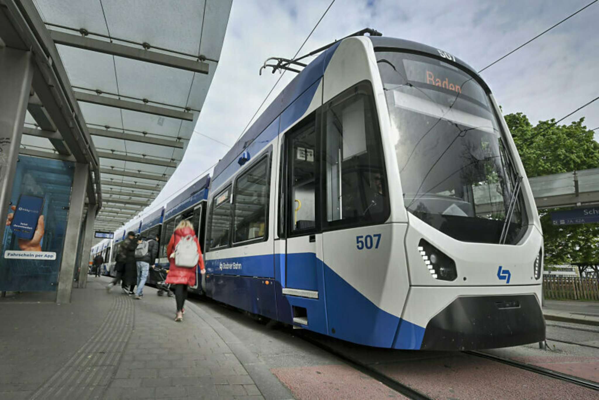 Short intervals: From Vienna to Wiener Neudorf with the Badner Bahn - ...