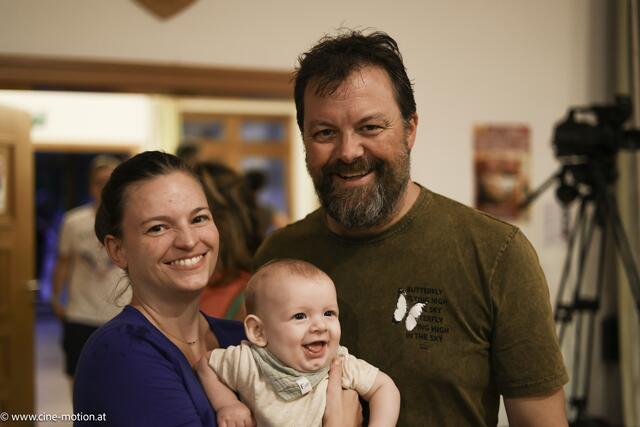 Familie Haberler mit klein Marian. | Foto: cine-motion.at