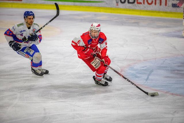 Der Verteidiger Tobias Sablattnig durchlief bei den Rotjacken alle Nachwuchsteams.  | Foto: EC-KAC/Handler