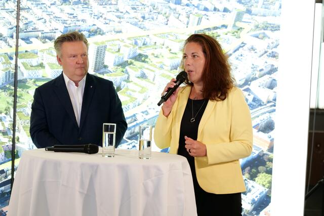 „Mit dem neuen Stadtteil haben wir die einmalige Chance, die zwei Bezirksteile miteinander zu verbinden“, sagt Bezirksvorsteherin Christine Dubravac-Widholm (SPÖ). | Foto: Max Spitzauer