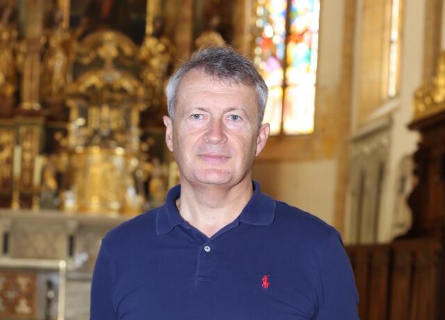 Für Dechant Zoltan Papp ist der Kontakt und kommunikative Austausch mit den Menschen sehr wichtig.  | Foto: RegionalMedien